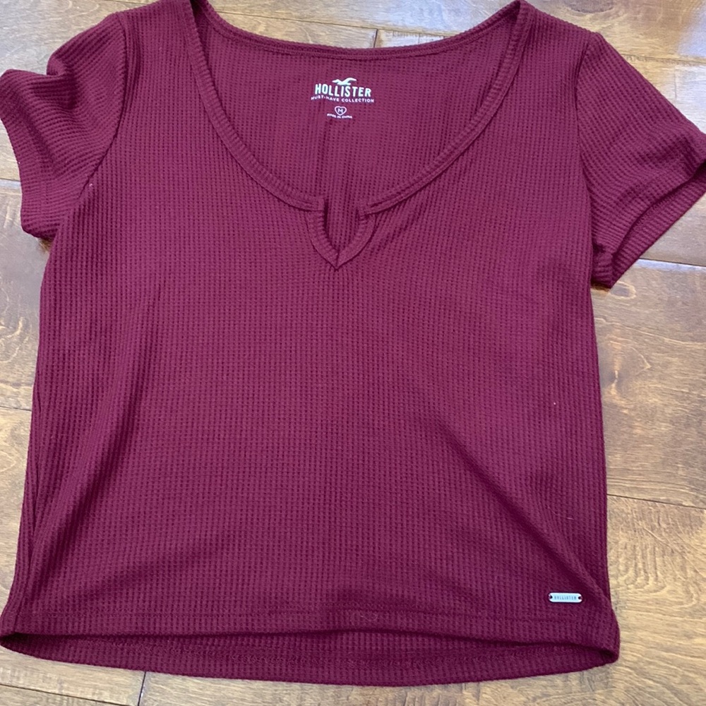 hollister never worn maroon top